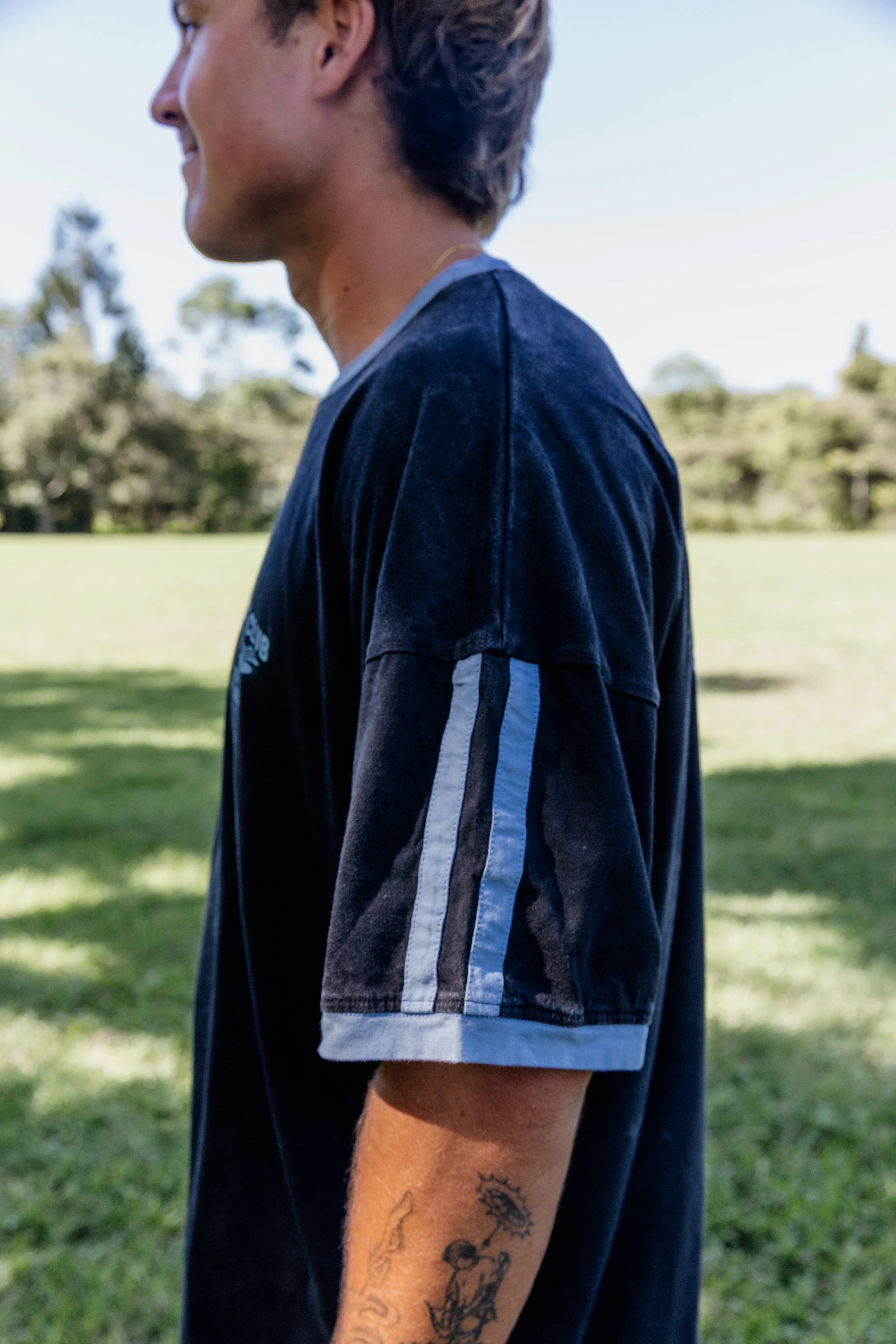 SURF CLUB BOX TEE - Image 3